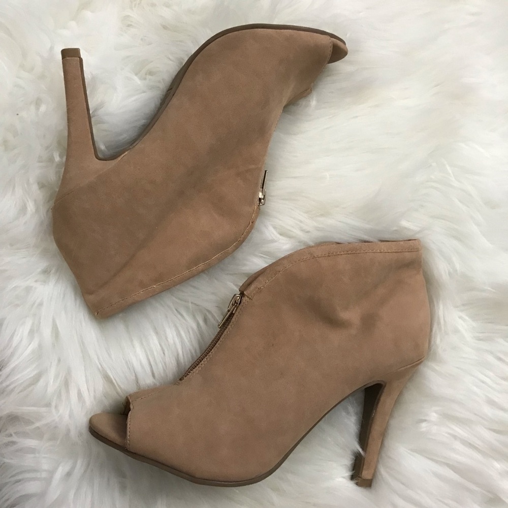 FINAL - Cushion walk by Avon cream velvet heels